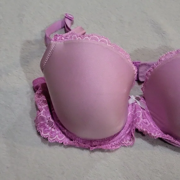 Victoria's Secret Bra - Picture 2 of 9